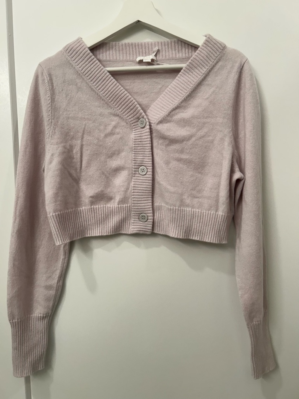 100% cashmere Cropped Pink V-Neck Button Cardigan Sweater